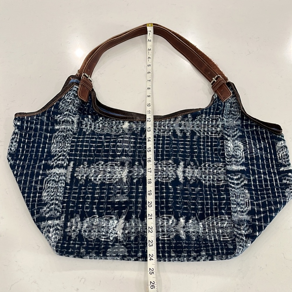 Beach Bag Style Bag - Picture 3 of 8